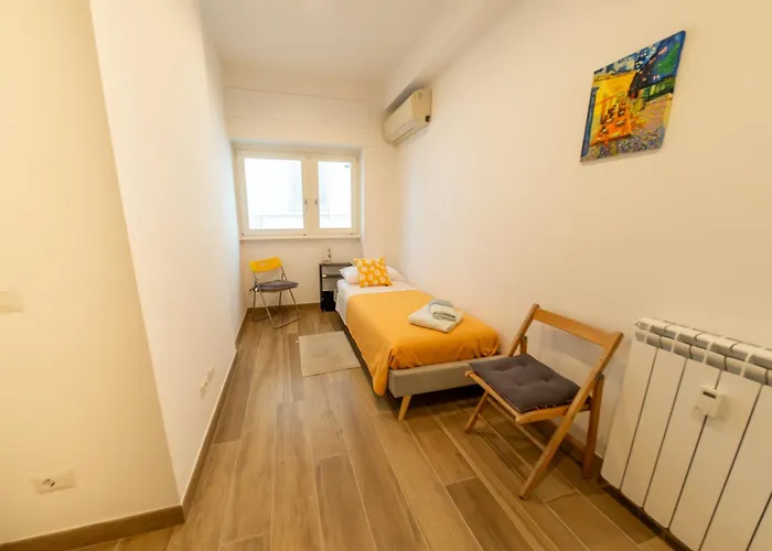 New Cozy Apt, Close To Downtown Appartamento