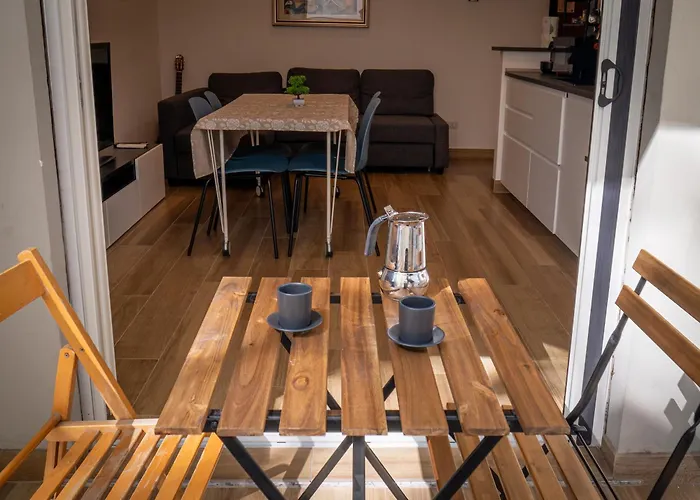 New Cozy Apt, Close To Downtown *