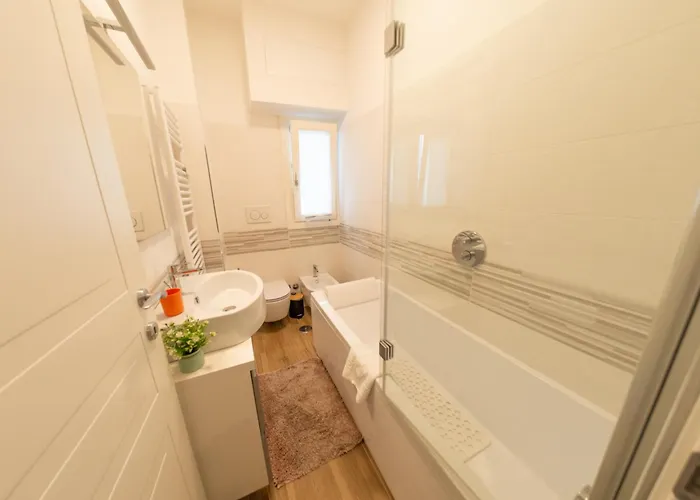 New Cozy Apt, Close To Downtown Roma