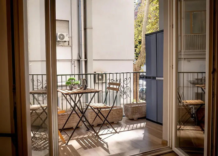 New Cozy Apt, Close To Downtown * Roma
